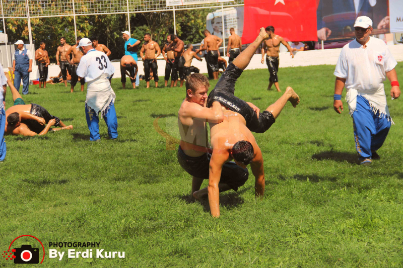 24. Geleneksel Malkara Fehmi Özkan Yağlı Güreşleri Baş Pehlivanı “ALİ GÜRBÜZ” Oldu