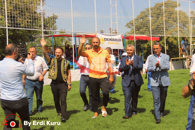 24. Geleneksel Malkara Fehmi Özkan Yağlı Güreşleri Baş Pehlivanı “ALİ GÜRBÜZ” Oldu