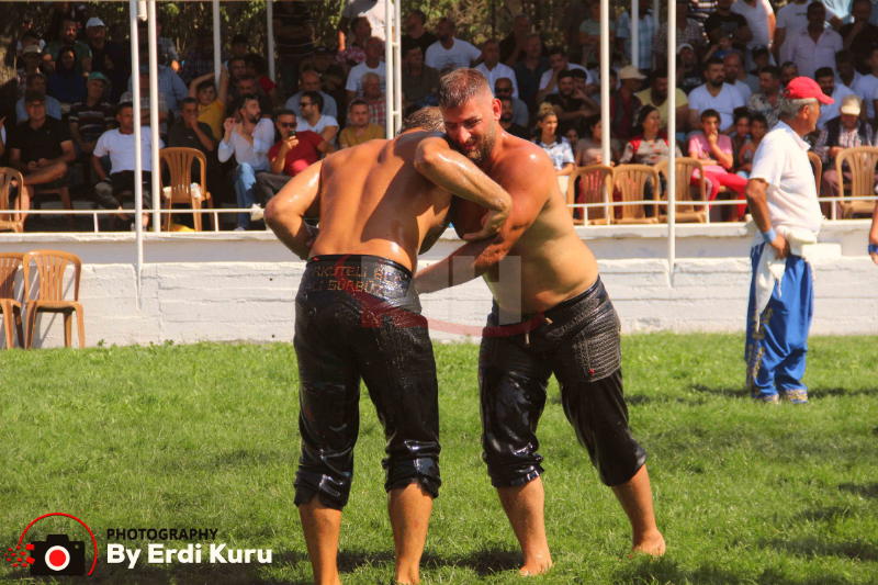 24. Geleneksel Malkara Fehmi Özkan Yağlı Güreşleri Baş Pehlivanı “ALİ GÜRBÜZ” Oldu
