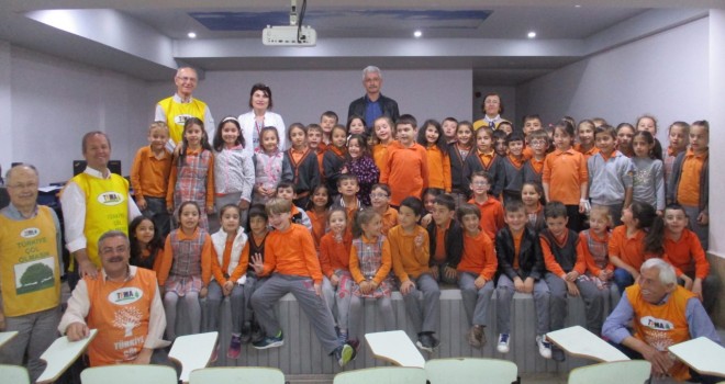 MİNİKLERE, AĞAÇ VE BİTKİ ÖRTÜSÜ ANLATILDI