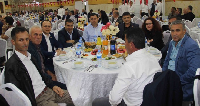 AK Parti’den İftar Yemeği