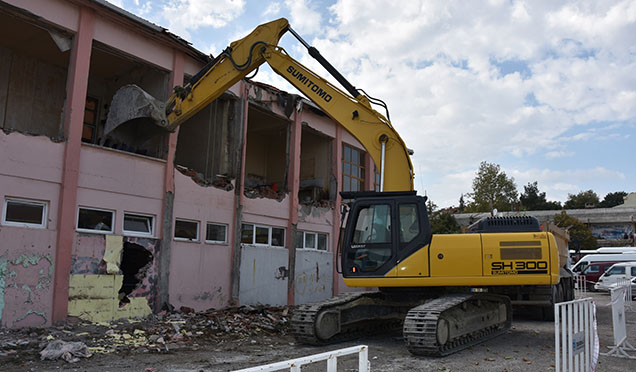 ESKİ OTOGAR BİNASI YIKILDI