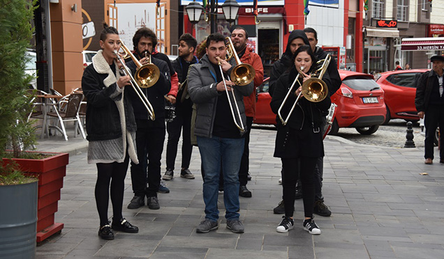 Bayram Coşkusu Cumhuriyet Bandosu İle Tavan Yaptı
