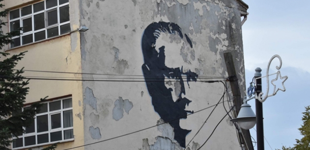 ATATÜRK'E BÜYÜK SAYGISIZLIK