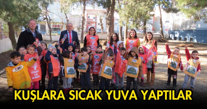 Öğrencilerden Kuşlara Sıcak Yuva