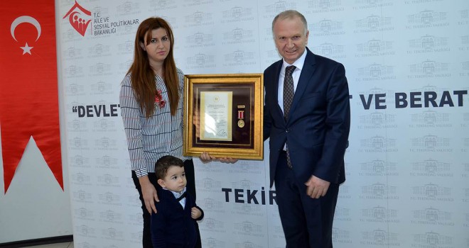 Devlet Övünç Madalyası Şehidin Oğluna Verildi