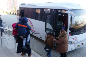 Alkollü yakalanan servis şoförüne velilerden tepki