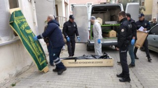 Annesine şiddet uygulayan babasını öldürdü