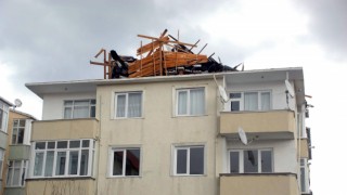 Fırtına, Tekirdağ'da çatı uçurdu