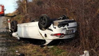 Göçmenlerin bulunduğu araç takla attı: 8 yaralı