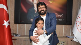 10 yaşındaki Menice, babasına kavuştu