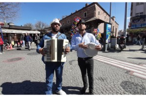 9/8'lik koronavirüs şarkısı ilgi görüyor