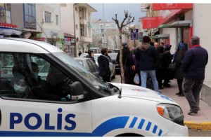 Bankalar önündeki kuyruğa polisten uyarı