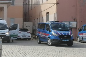 Bekçilere pompalı tüfekle ateş açtı, karşı ateşte öldü