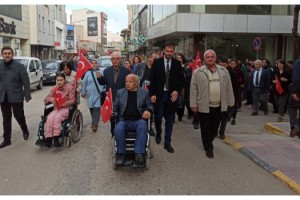 Keşan'da engelliler, şehitleri anmak için yürüdü