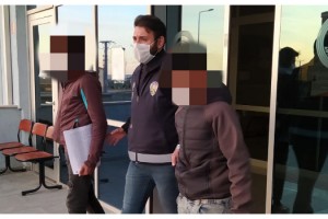 16 yaşındaki 2 hırsızlık şüphelisine 'ev hapsi' cezası