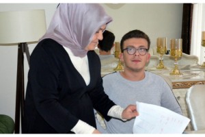 Anneden otizmli oğluna dayak atan sanığın tahliyesine ve adli tıp raporuna tepki