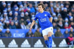 Çağlar Söyüncü'den 100 çocuğa eşofman