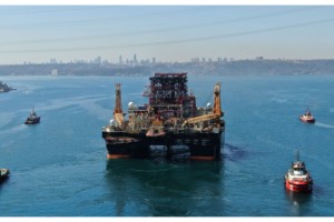 Dev petrol arama platformu Boğaz'dan geçti