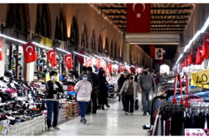 Edirne'nin tarihi çarşısı, esnafın 'WhatsApp' oylamasıyla açıldı