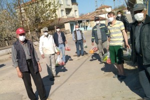 Karantinadaki köyde yaşayanların ihtiyaçları valilikçe karşılanıyor