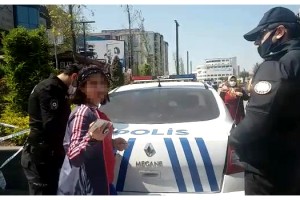 Meydanda maskesiz dolaşan kadına 3 bin 150 TL ceza