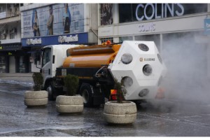 Mikronsis aracı sokaklarda dezenfekte çalışmalarına başladı
