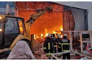 Mobilya mağazasında korkutan yangın