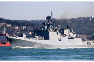 Rus savaş gemileri peş peşe İstanbul Boğazı'ndan geçti