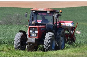 Tekirdağ'da çiftçiler tarlalarında çalıştı