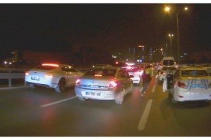 D-100'de film gibi kovalamaca