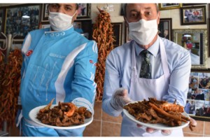 Evde kalanlara ustalardan Edirne'nin ünlü tava ciğer tarifi