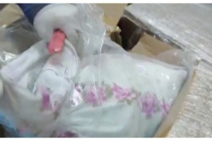 İstanbul Havalimanı'nda yastıkların içine saklanan 87 bin 500 maske ele geçirildi