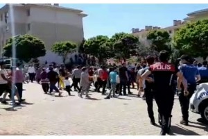 Polisle kısıtlamada alkol alanlar arasında arbede