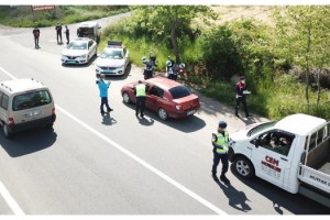 Tekirdağ'da jandarmadan sürücülere hediyeli uygulama