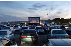 Tekirdağ'da otomobillerle 'açık hava sineması' etkinliği