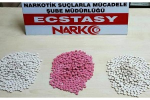 Tekirdağ'da, uyuşturucu haplarla yakalanan 3 kişiye gözaltı