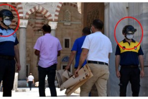 Edirne'de cuma namazına gelenlere 'mobil dijital termal kamera' ile ateş takibi