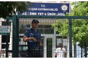 Kadınların gizlice fotoğrafını çekerek paylaşan şüpheli, adli kontrolle serbest