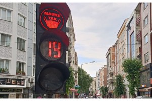 Lüleburgaz'da trafik ışıklarıyla 'Maske Tak' çağrısı