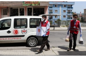 Sultanbeyli Kaymakamlığı vatandaşlara 34 milyon liralık sosyal yardım dağıttı