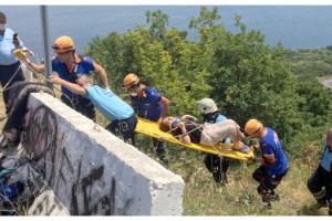 Tekirdağ’da Otomobil Uçurumdan Yuvarlandı; 2 Yaralı