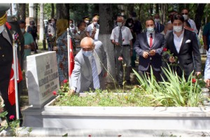 Babaeski'de şehitler kabirleri başında anıldı