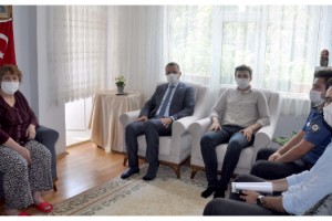 Malkara Kaymakamı Yüksel, göreve başladığı gün şehit ailelerini ziyaret etti