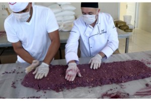 Normalleşme sürecinde ürettiği kurabiyeye, 'moralize' ismini verdi