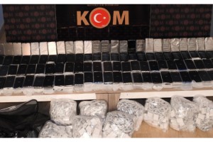 Tekirdağ’da yurda kaçak sokulan 552 cep telefonu ele geçti