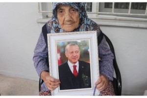 112 yaşında Ak Parti’ye üye oldu