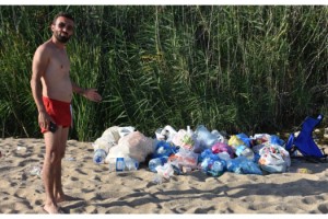 İtalyan koyu, tatilcilerin atıklarıyla çöplüğe döndü