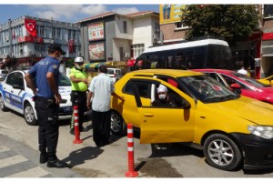 Korsan taksi, koronavirüs denetimine takıldı