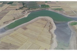 Kurtbey Göleti kuraklık nedeniyle kurudu, çiftçi tedirgin